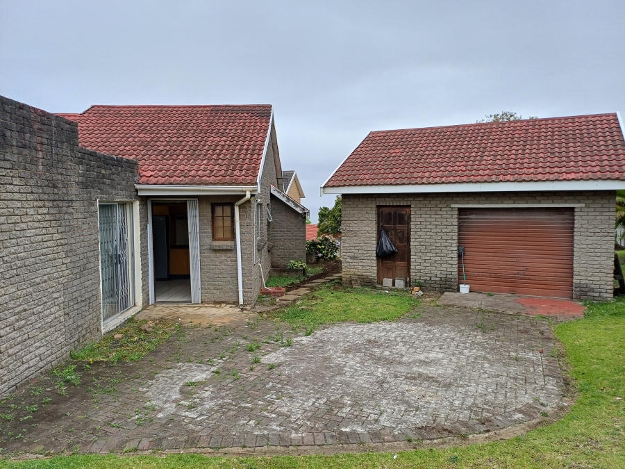 To Let 3 Bedroom Property for Rent in Sunnyridge Eastern Cape